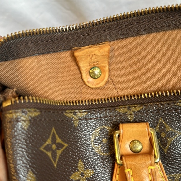 Authentic Louis Vuitton Monogram Speedy 30 Pre-loved. Beautiful condition!! COA - Picture 7 of 11